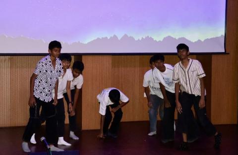 Chimes and Carols - Boarding Christmas Celebration 25