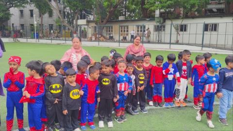 Meet the Marvels - A Superhero Bagless Day! - 26