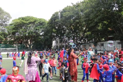 Meet the Marvels - A Superhero Bagless Day! - 26