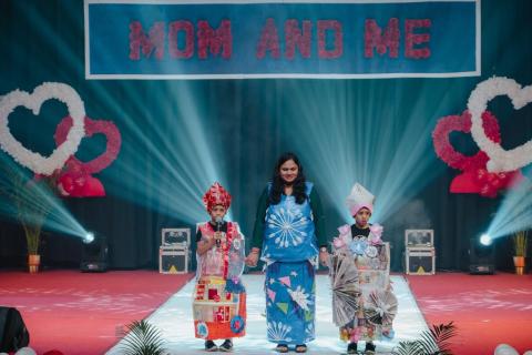 MOM AND ME - ALBUM - 4