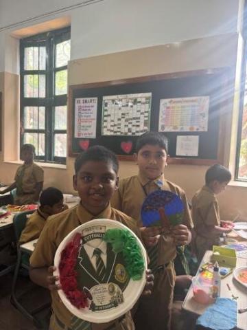 Crafty Plates - Happy Hands 26