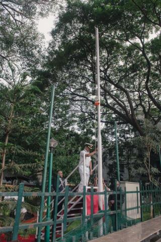 INDEPENDENCE DAY - Album 1